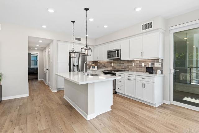 2706 via alta place, San Diego CA: https://media.crmls.org/mediaz/9d4b776e-2cd2-4fce-99eb-c1316d08347c.jpg
