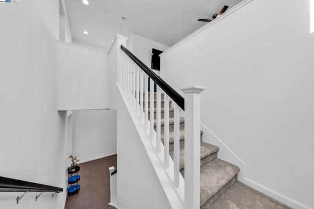 2305 Augusta Ave, Tracy CA: https://media.crmls.org/mediaz/9d4c5497-8763-4177-b511-7d68e6ba4acd.jpg