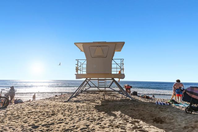 Detail Gallery Image 25 of 32 For 458 3rd St, Encinitas,  CA 92024 - 3 Beds | 3 Baths