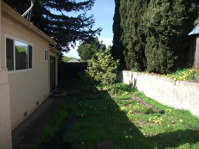 1566 Stone Creek Drive, San Jose CA: https://media.crmls.org/mediaz/9d4cee6f-8686-478b-96b3-647b686cbd8f.jpg