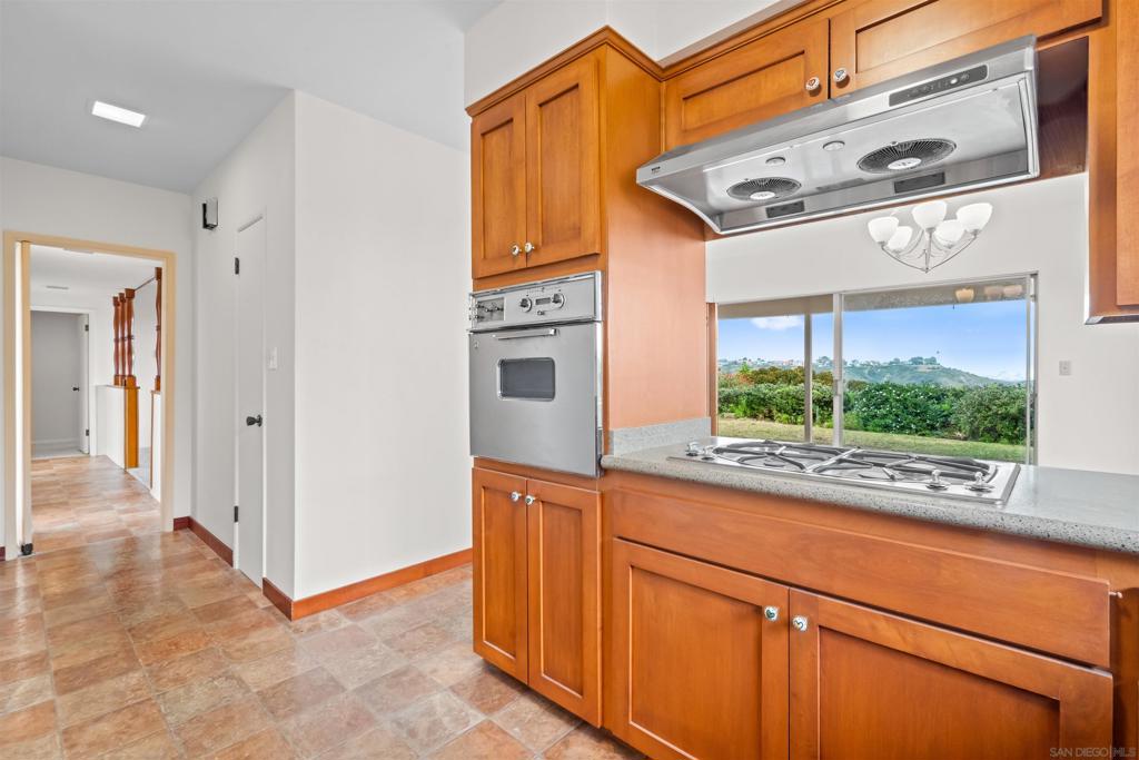 5877 Soledad Mountain Road - photo 12