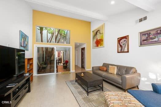 476 Harbor Lights Lane, Port Hueneme CA: https://media.crmls.org/mediaz/9d4d8a6a-36d7-4866-8776-19bfd251f7b0.jpg