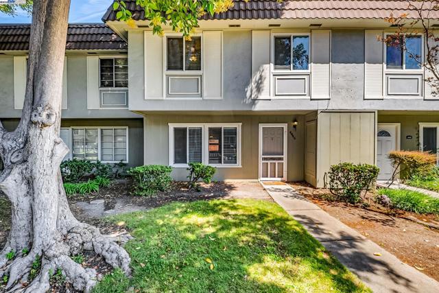 4446 Seminole Way, Pleasanton CA: https://media.crmls.org/mediaz/9d4e0d10-2639-4f7b-809c-b338637c9a7c.jpg