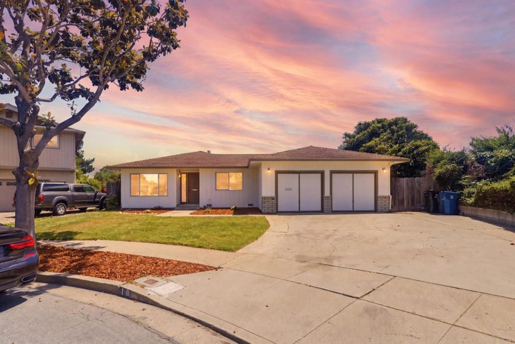 10 Saint Regis Circle