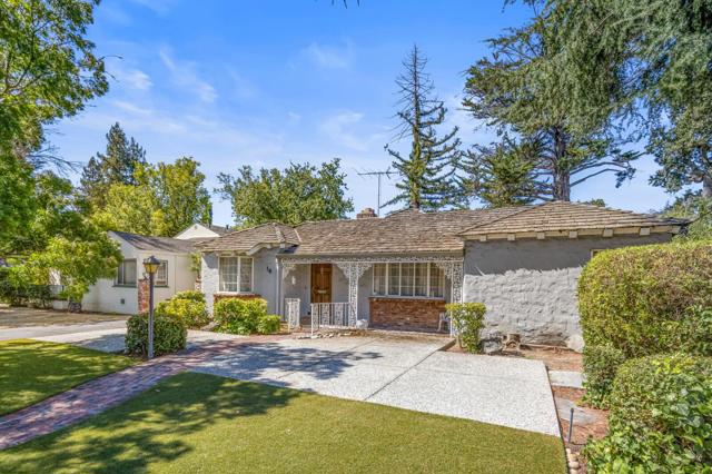 14 Nevada Street, Redwood City CA: https://media.crmls.org/mediaz/9d4e83d2-6df2-44cb-ac04-f2a5e7dcb911.jpg