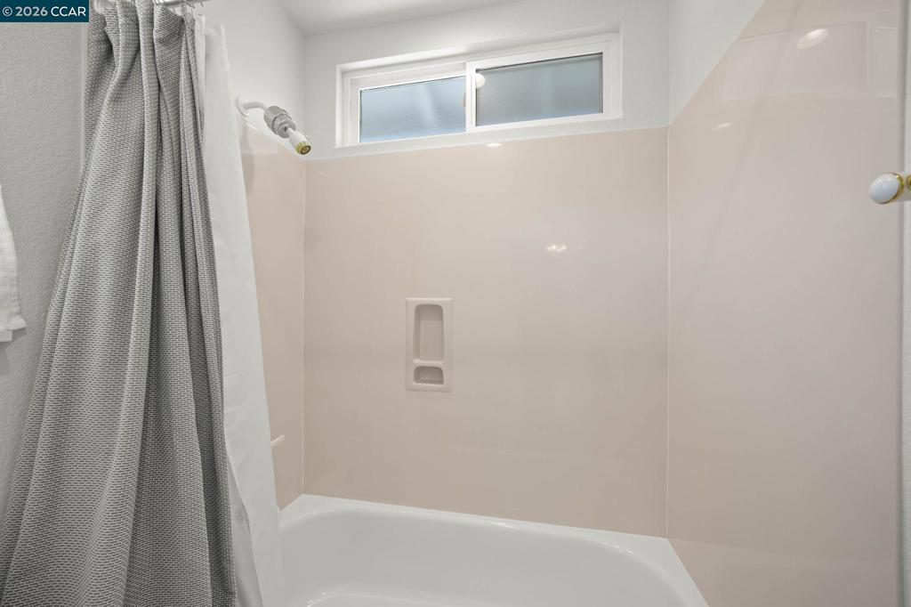 https://media.crmls.org/mediaz/9d4e85a1-4ee6-440d-aae2-6835909f8f44.jpg?preset=X-Large