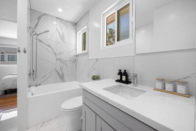 818 Clearfield Drive, Millbrae CA: https://media.crmls.org/mediaz/9d4fc021-39b0-4f1c-9ff8-73863eba9980.jpg