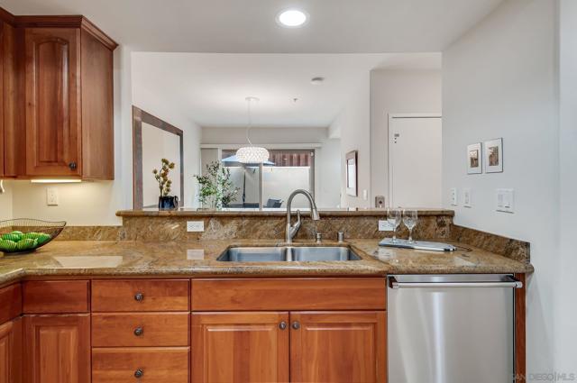 Image 7 of 47 For 7530 Draper Ave  2