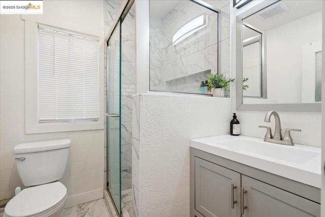 2717 Mabel St, Berkeley CA: https://media.crmls.org/mediaz/9d50f1e7-7747-4553-b133-3515eda18baf.jpg