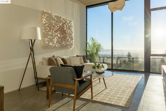 1136 Keith Ave, Berkeley CA: https://media.crmls.org/mediaz/9d51a159-be7c-4c0a-a88f-feadc4c45b16.jpg