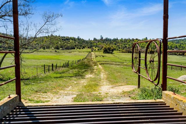 3510 Deer Lake Park Road, Julian CA: https://media.crmls.org/mediaz/9d51e4d6-962a-43d0-ad84-98e588e5a0dc.jpg
