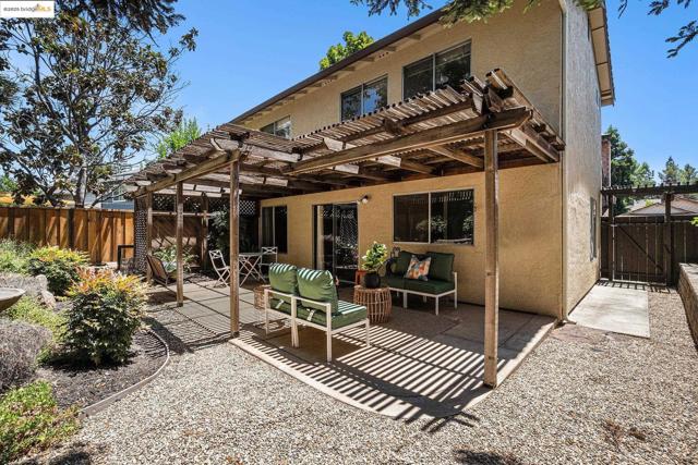 1039 Village Oaks Drive, Martinez CA: https://media.crmls.org/mediaz/9d5254f1-92bb-469d-9a59-d93a44ddd624.jpg