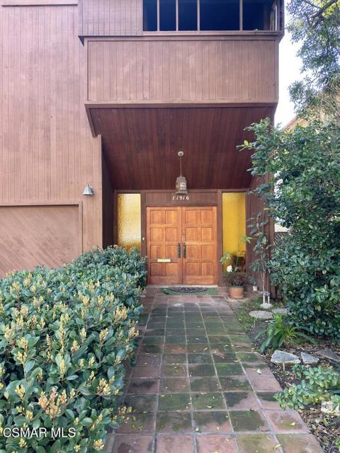11916 Idaho Avenue, Los Angeles CA: https://media.crmls.org/mediaz/9d527638-71cc-44f4-8d95-f8b014cefd12.jpg