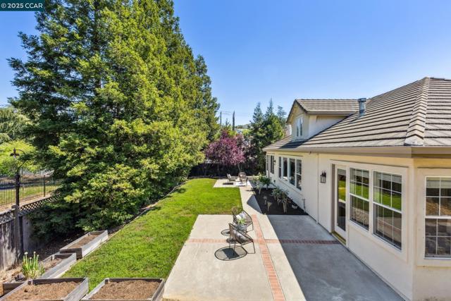 4280 Marietta Ct, Concord CA: https://media.crmls.org/mediaz/9d5423c5-35bf-4d02-b1cf-d5fea5293be1.jpg