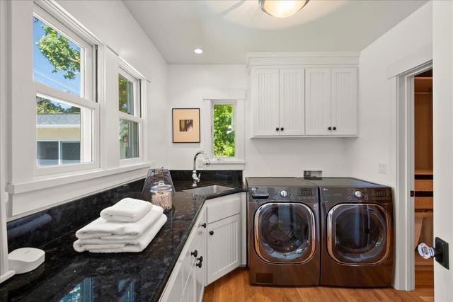 52 Myrtle Street, Redwood City CA: https://media.crmls.org/mediaz/9d5445fc-17ef-4c2f-ae02-68949c6ea3b9.jpg