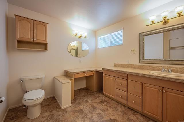 Detail Gallery Image 33 of 49 For 4650 Dulin #119,  Fallbrook,  CA 92028 - 2 Beds | 2 Baths