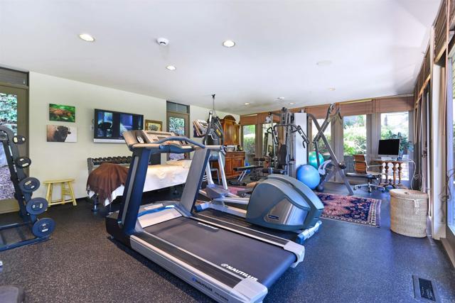 567 GAGE LANE, San Diego CA: https://media.crmls.org/mediaz/9d54f4a9-6c5a-461c-9c7a-08ed59e6dcbd.jpg