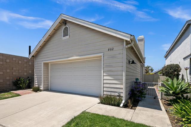 802 Spindrift Ln, Carlsbad CA: https://media.crmls.org/mediaz/9d5507aa-2a41-45bc-9cba-8e2688718e95.jpg