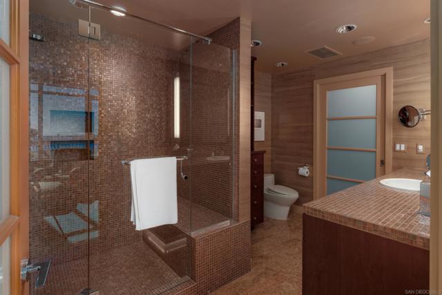 700 W Harbor Dr, San Diego CA: https://media.crmls.org/mediaz/9d55d68f-c15c-4300-97c9-acdb4163689b.jpg