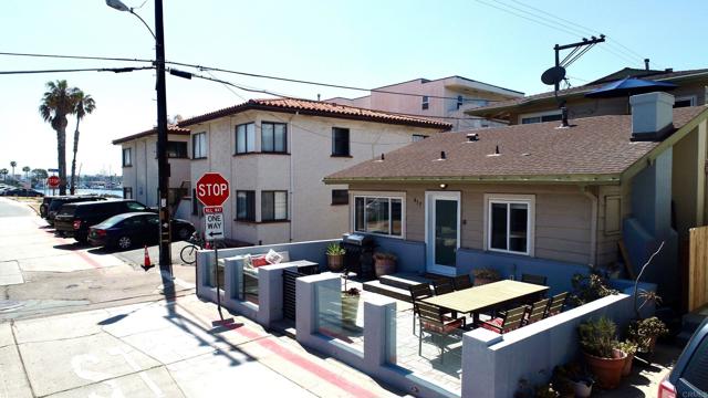 Detail Gallery Image 24 of 50 For 3492 Bayside Ln, San Diego,  CA 92109 - – Beds | – Baths