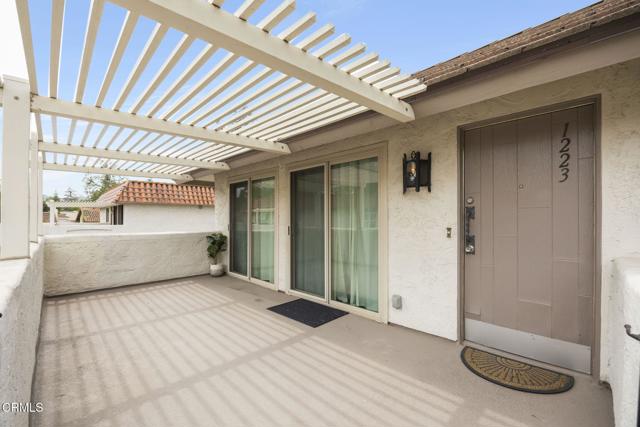 1223 Landsburn Circle, Westlake Village CA: https://media.crmls.org/mediaz/9d56db81-446b-4e15-8dcc-fc6ac1c248bc.jpg