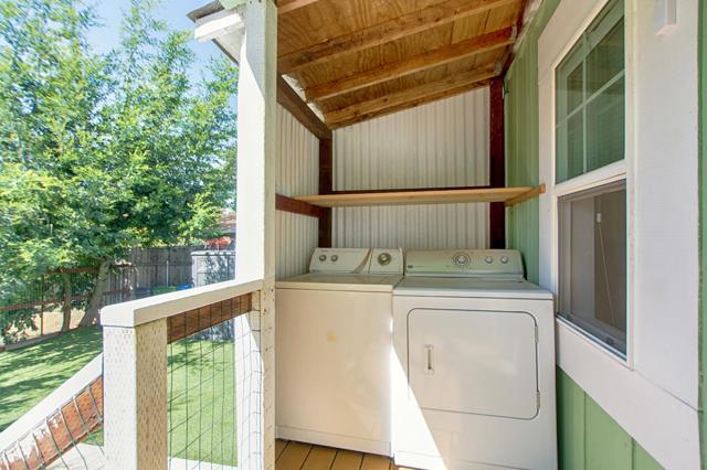 311 Mar Vista Avenue, Aptos CA: https://media.crmls.org/mediaz/9d571110-198b-472e-a63f-f0116670e062.jpg