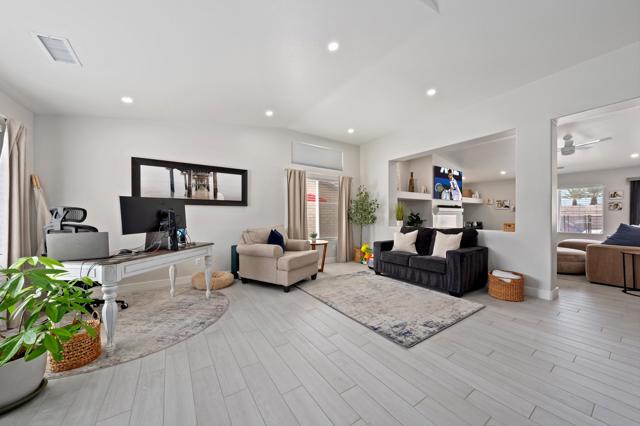 78860 Zenith Way, La Quinta CA: https://media.crmls.org/mediaz/9d5805b6-80a2-406c-890c-770b14a1c231.jpg