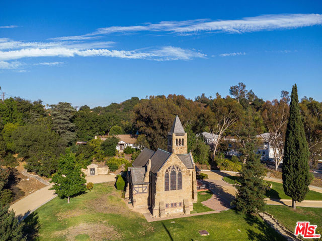 1117 N Avenue 64, Los Angeles CA: https://media.crmls.org/mediaz/9d592c08-62bf-4035-a85e-4aa4177195f0.jpg