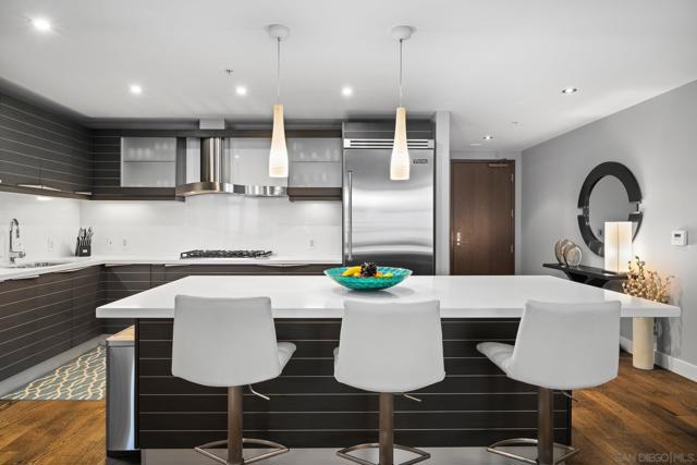 1325 Pacific Hwy, San Diego CA: https://media.crmls.org/mediaz/9d594670-c18b-48c6-9ec4-69c1657a980b.jpg