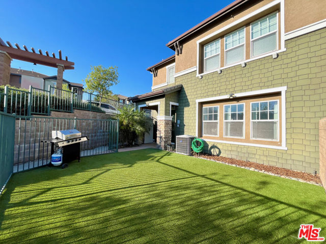 16414 W Nicklaus Drive,  CA: https://media.crmls.org/mediaz/9d595175-8096-49aa-a668-7cb66acf8ad0.jpg