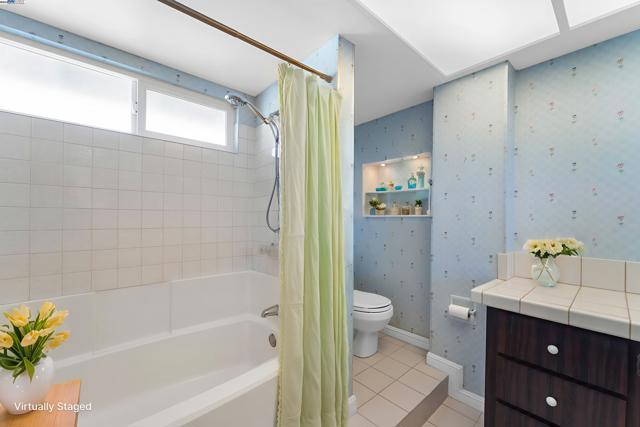 42747 Wixon Dr, Fremont CA: https://media.crmls.org/mediaz/9d59a29d-2981-4df8-9f87-c7053fe7a818.jpg