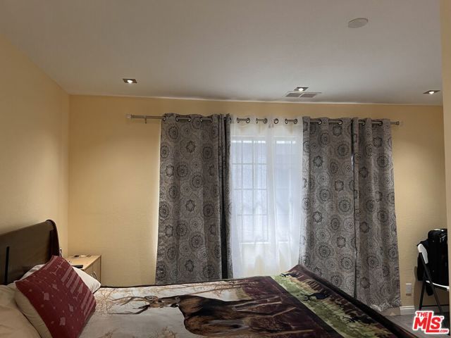 4345 W 154th Street, Lawndale CA: https://media.crmls.org/mediaz/9d5ac615-fd15-41c8-8591-5c16652546d9.jpg