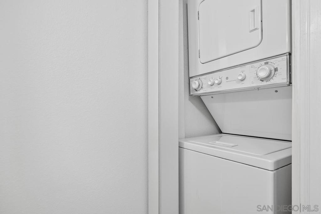 https://media.crmls.org/mediaz/9d5ae2d4-9cb1-4c74-8c07-128a4387834e.jpg?preset=X-Large