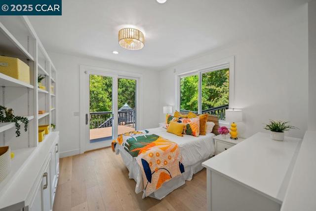 33 Los Arabis Circle, Lafayette CA: https://media.crmls.org/mediaz/9d5b7dc2-774b-49af-8f16-1af95fa1386a.jpg