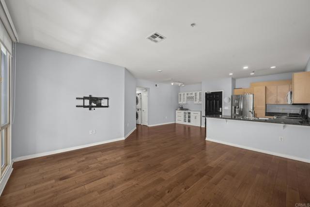1501 Front Street, San Diego CA: https://media.crmls.org/mediaz/9d5bb8e3-0f2a-4607-9d72-271a66271aaf.jpg