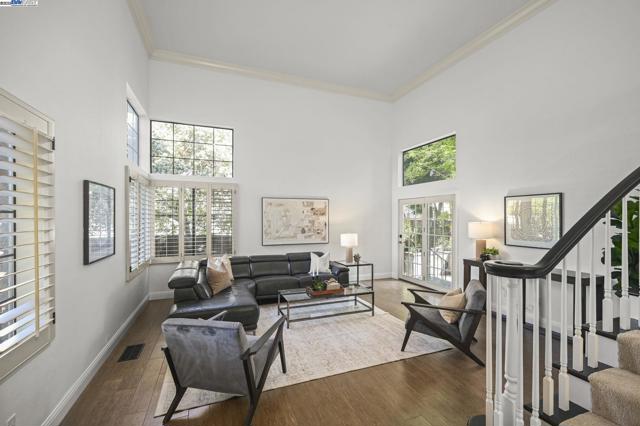 105 Creighton Way, Danville CA: https://media.crmls.org/mediaz/9d5c0cd4-a2c2-4e27-bf5b-a9d93bc0755d.jpg