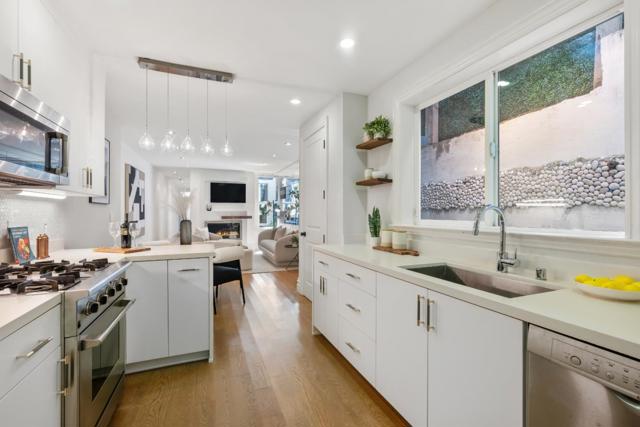 1046 14th Street, San Francisco CA: https://media.crmls.org/mediaz/9d5ca413-5294-42b6-8235-c2a48a64aed2.jpg
