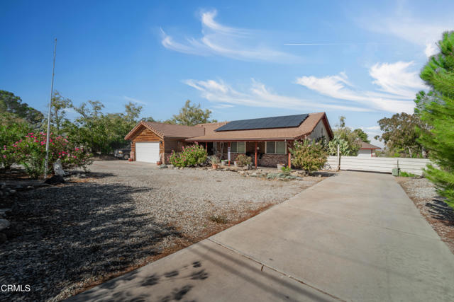 Detail Gallery Image 3 of 43 For 13205 E Ave W11, Pearblossom,  CA 93553 - 4 Beds | 3/1 Baths