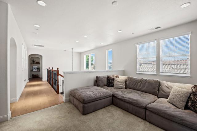 7632 Braid Court, Gilroy CA: https://media.crmls.org/mediaz/9d5daecd-6efd-4031-acc6-be425ca04947.jpg