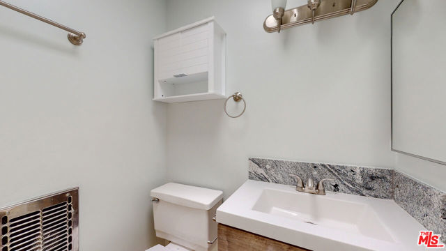 1833 Manning Avenue, Los Angeles CA: https://media.crmls.org/mediaz/9d5db9cc-fbdd-4023-9984-1857e222da4f.jpg