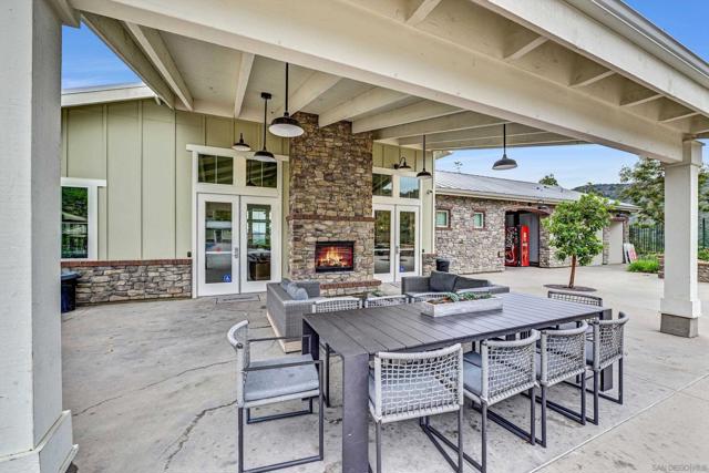 441 Ventasso Way, Fallbrook CA: https://media.crmls.org/mediaz/9d5eb5ef-6d2f-4215-9669-4495d04f7611.jpg