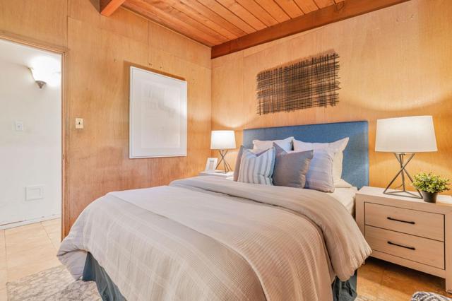 26 Roosevelt Circle, Palo Alto CA: https://media.crmls.org/mediaz/9d5f129c-e20e-41af-bef8-296067ef3e97.jpg
