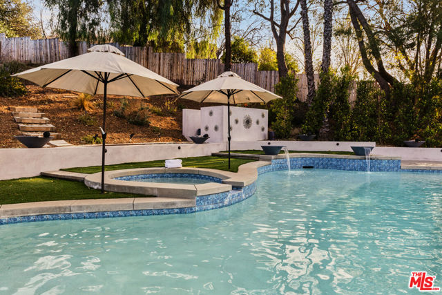 4430 Natoma Avenue, Woodland Hills CA: https://media.crmls.org/mediaz/9d5f8b0a-c1ec-4150-9d1c-069f866a5890.jpg