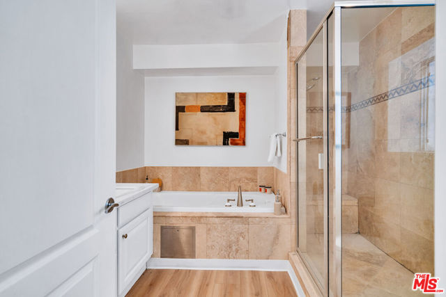 118 S Clark Drive, West Hollywood CA: https://media.crmls.org/mediaz/9d5fbb9c-6e0b-4e4f-9bf2-a09a5560c323.jpg