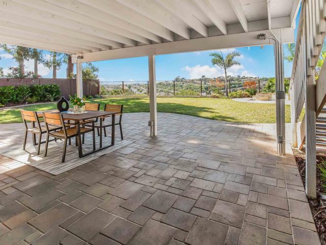 12440 Kestrel St, San Diego CA: https://media.crmls.org/mediaz/9d5fc8ed-83bb-489c-9cf4-e2bc4f91a5b4.jpg