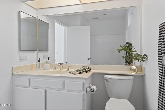 4993 Telephone Road, Ventura CA: https://media.crmls.org/mediaz/9d60b4be-3a44-4c27-86f2-84be845fc293.jpg