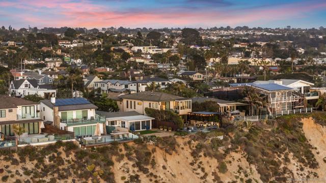 282 Neptune Avenue, Encinitas CA: https://media.crmls.org/mediaz/9d61519d-3a11-4455-8223-88549f5814e6.jpg