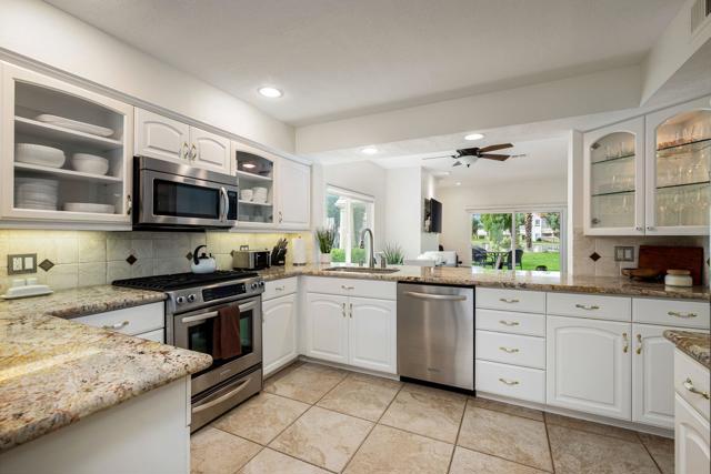678 Vista Lago Circle N, Palm Desert, CA 92211