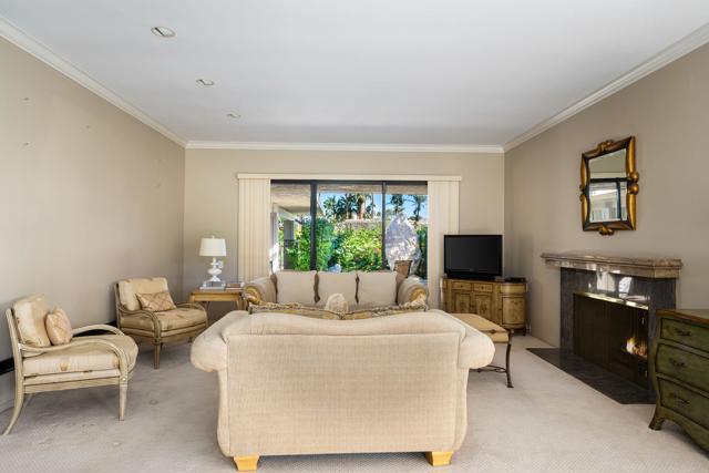 13 Duke Drive, Rancho Mirage CA: https://media.crmls.org/mediaz/9d633e83-a92e-4189-b3e1-d008fc8a5a5a.jpg