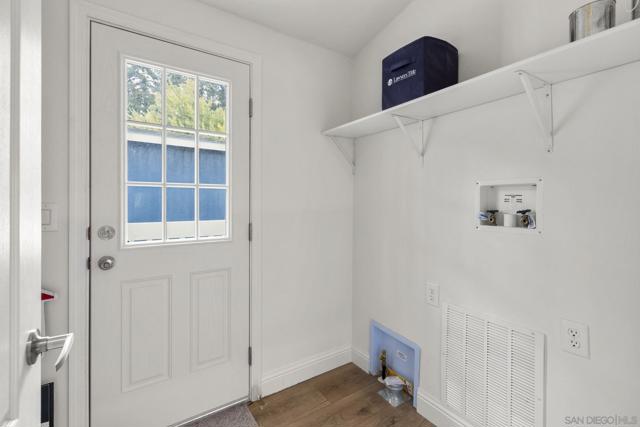 22899 Byron Rd, Crestline CA: https://media.crmls.org/mediaz/9d63d369-de6d-4d26-9af4-9abceb6ded4c.jpg